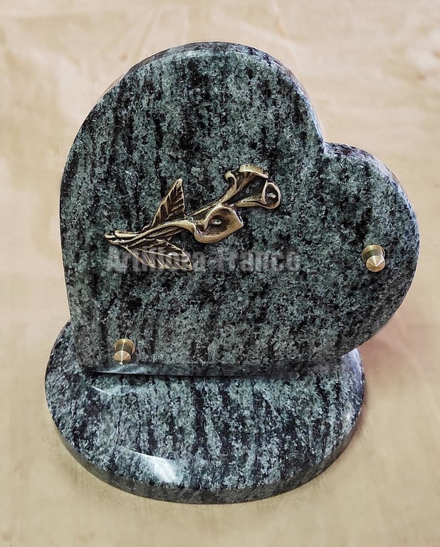 PLAQUE GRANIT FORME COEUR 16CM