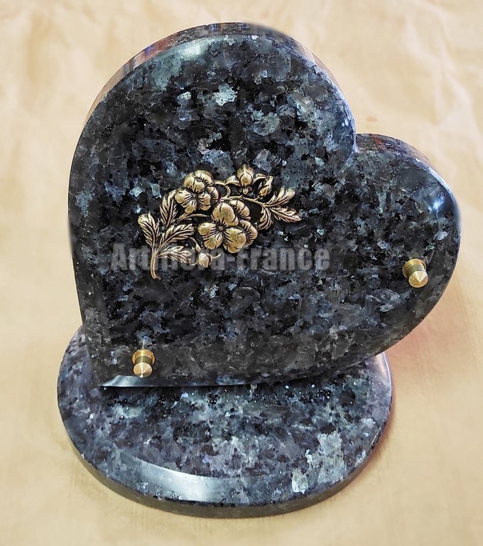 PLAQUE GRANIT FORME COEUR 16CM